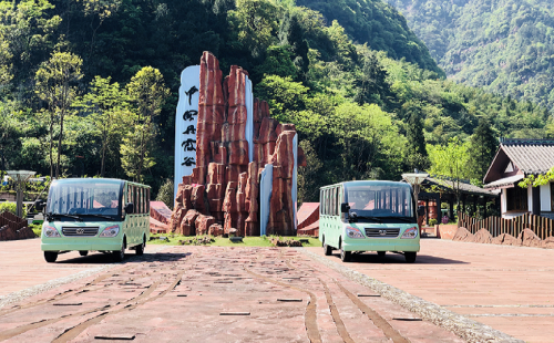 相同視角?不同心情，忠輝23座景區(qū)觀光車為您護航